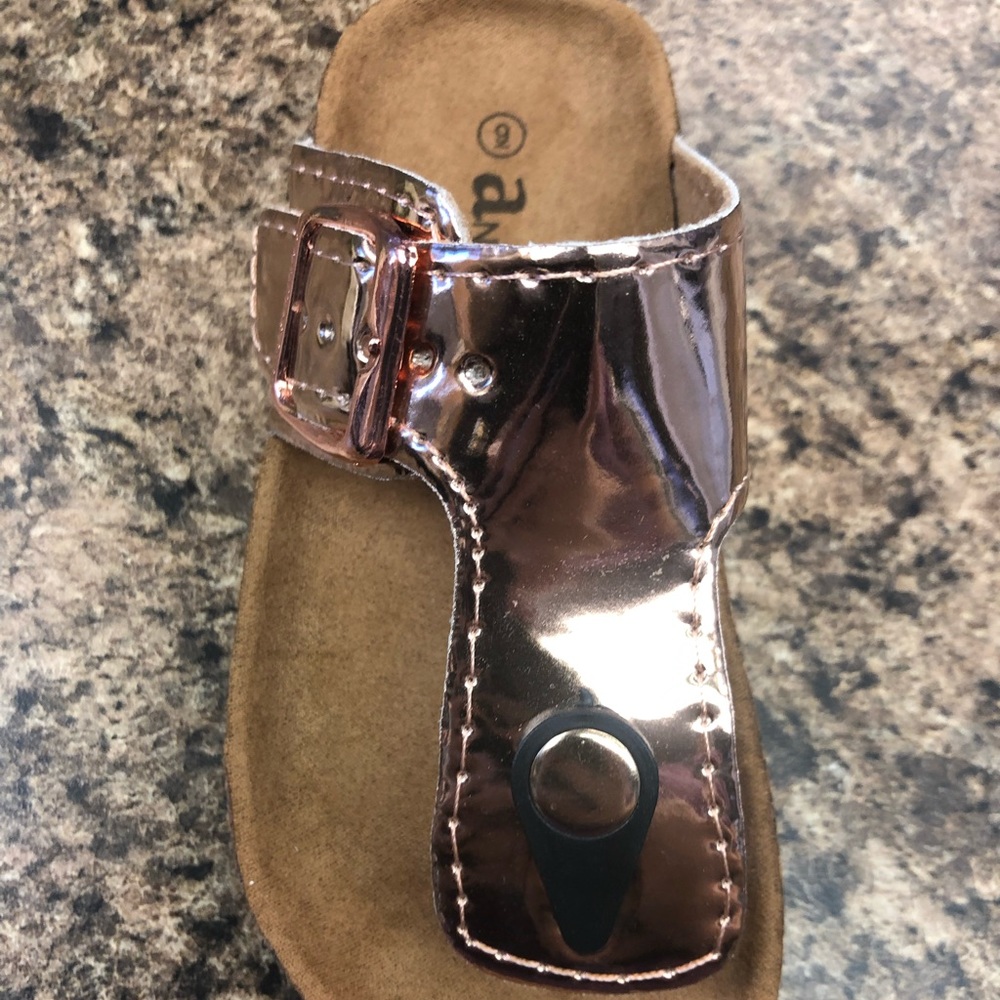 Champagne kid sandals